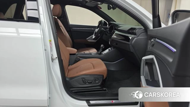 Audi Q3 (F3) 2025 Белый из Кореи, фото 2