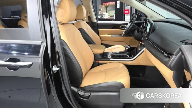 Kia Carnival 4th generation 2022 Черный из Кореи, фото 2