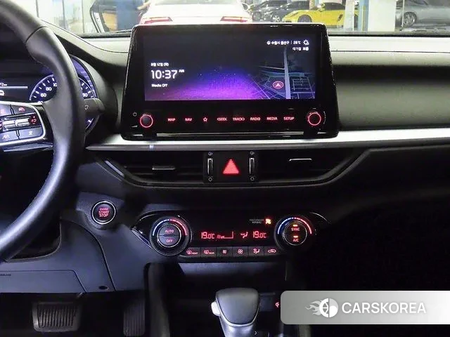 Kia The New K3 2nd generation 2022 Белый из Кореи, фото 2