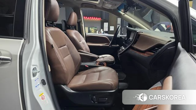 Toyota Sienna 2018 Белый из Кореи, фото 2
