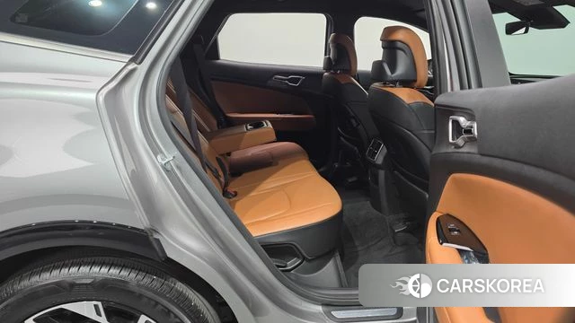 Kia Sportage 5th Generation 2023 Серебряный из Кореи, фото 2