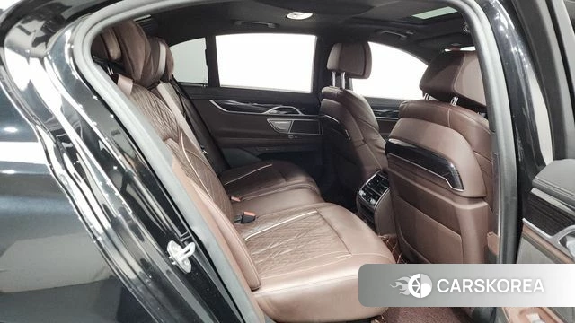 BMW 7 Series (G11) 2019 Черный из Кореи, фото 2