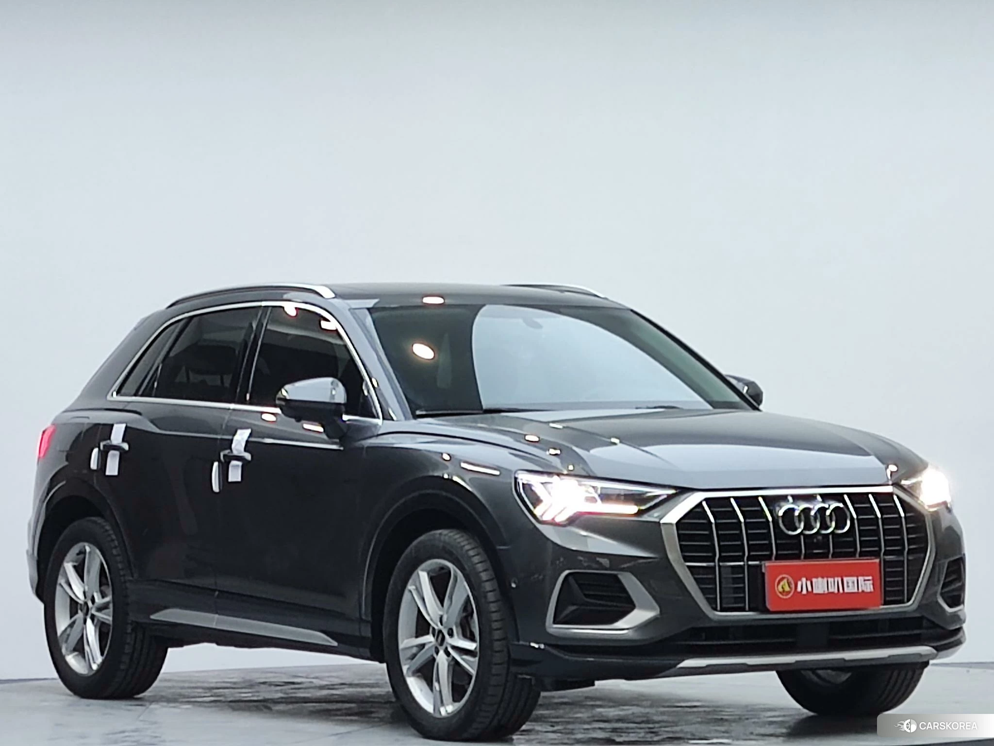 Audi Q3 2021 Темно-серый из Китая, фото 2