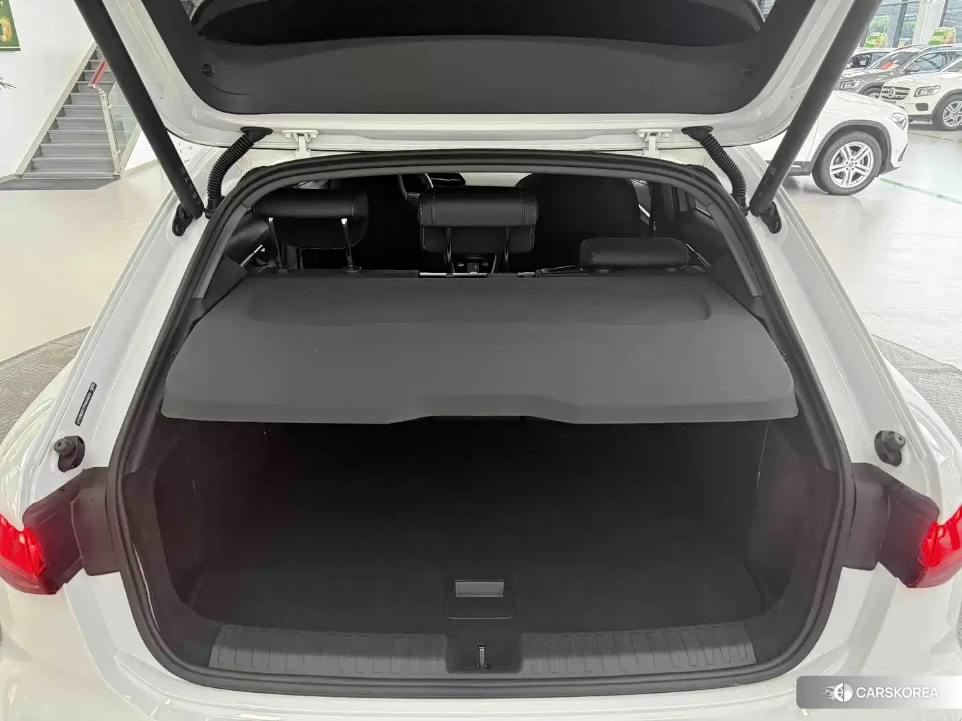 Audi A3 2023 Белый из Китая, фото 2