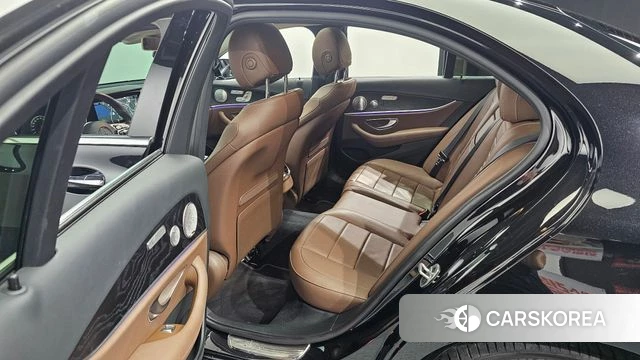 Mercedes-Benz E-Class W213 2020 Черный из Кореи, фото 2