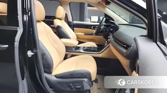 Kia Carnival 4th generation 2023 Черный из Кореи, фото 2