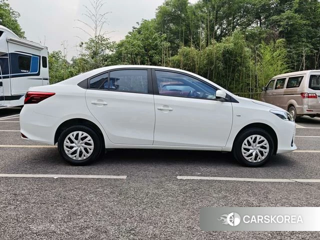 Toyota Vios 2021 Белый из Китая, фото 2