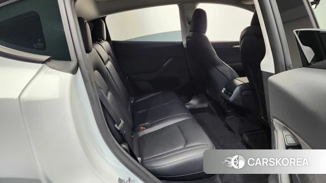 Tesla Model Y 2023 Белый из Кореи, фото 2