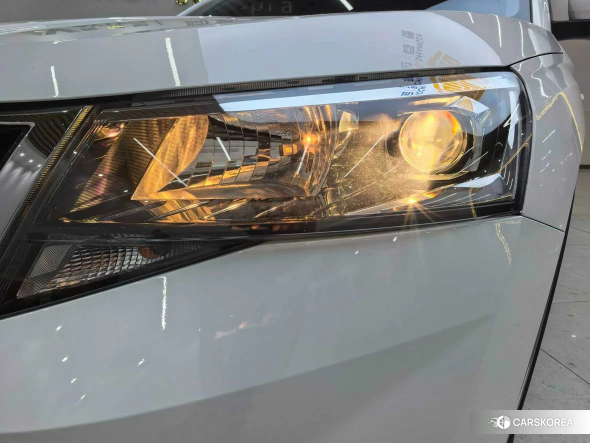 Skoda Komick 2022 Белый из Китая, фото 2