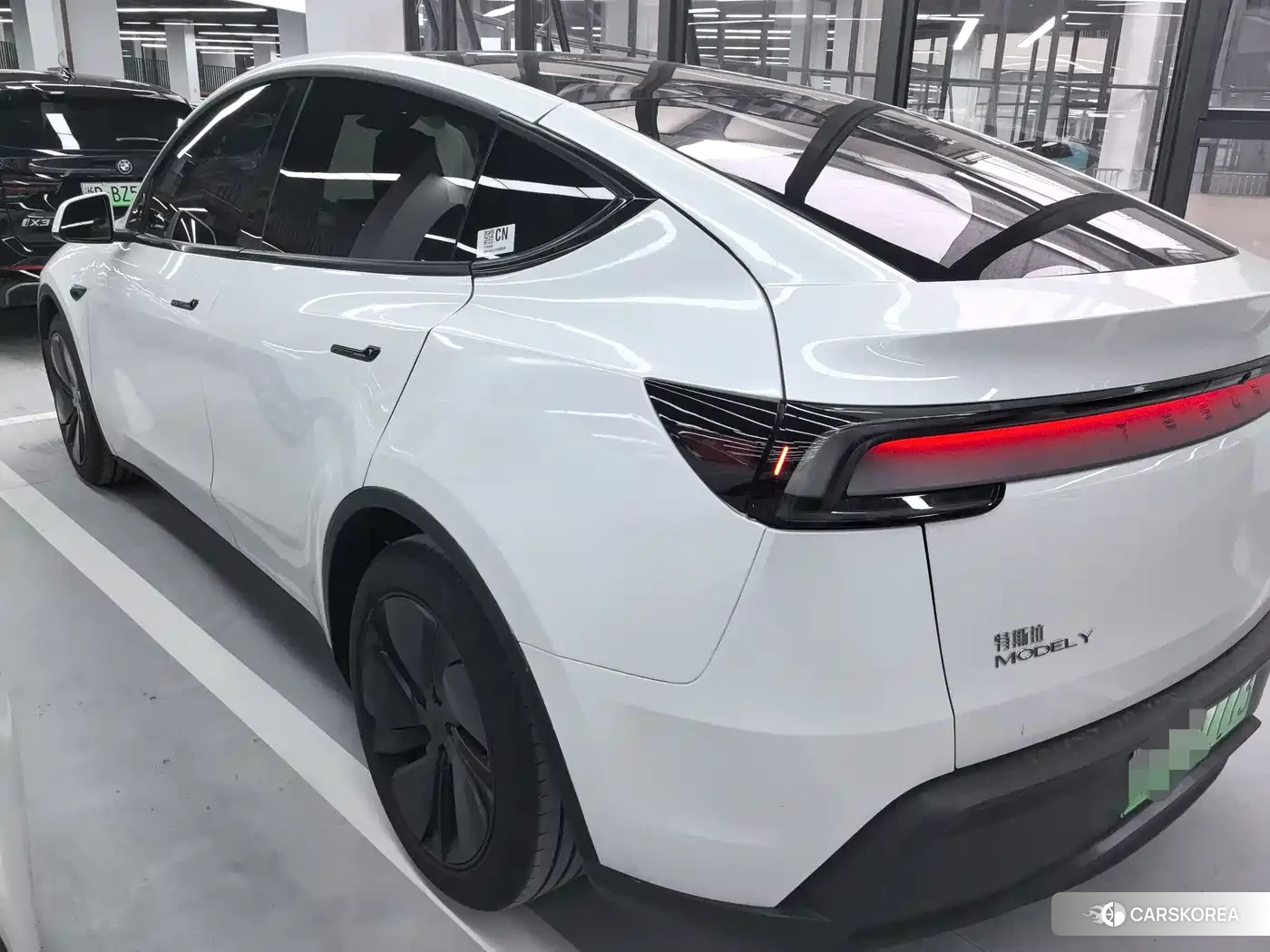 Tesla Model Y 2025 Белый из Китая, фото 2