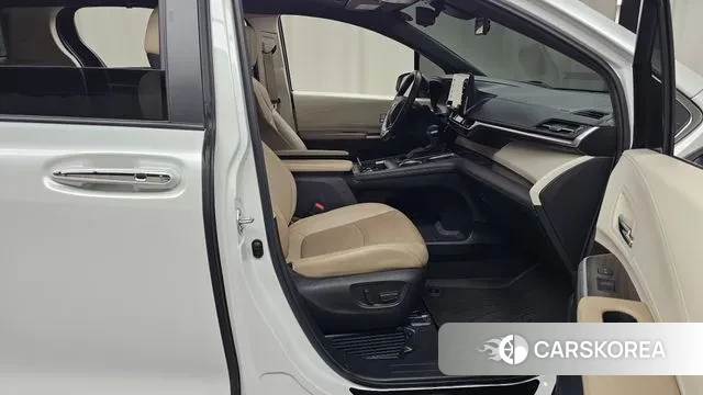 Toyota Sienna 4th Generation 2022 Белый из Кореи, фото 2