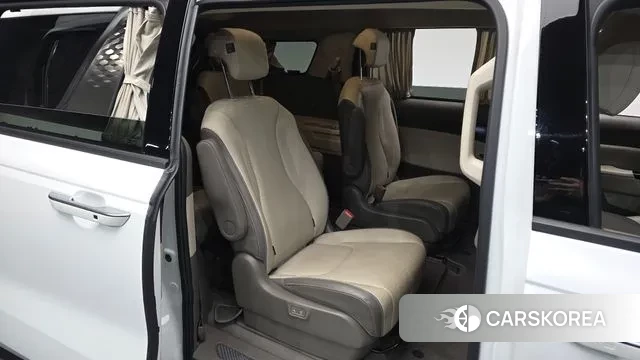 Kia Carnival 4th generation 2023 Белый из Кореи, фото 2