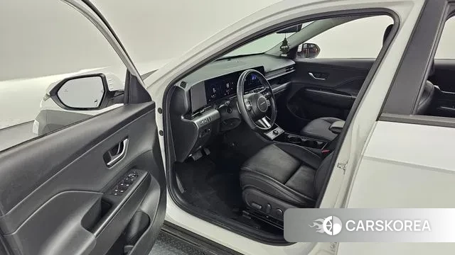 Hyundai Kona (SX2) 2024 Белый из Кореи, фото 2