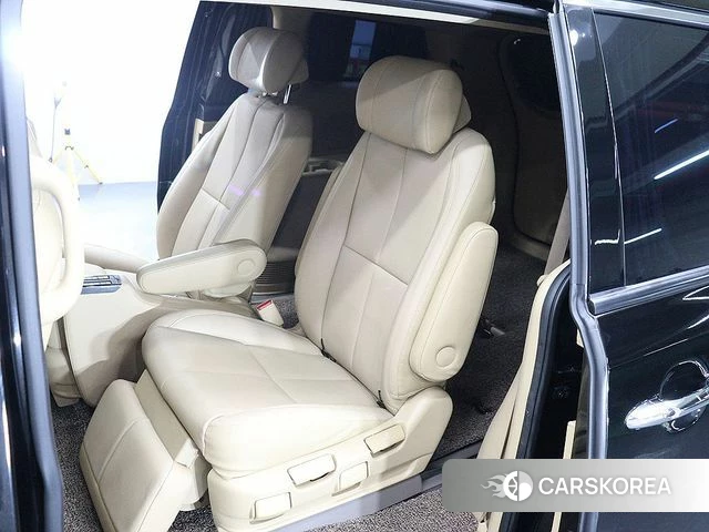 Kia The New Carnival 2018 Черный из Кореи, фото 2