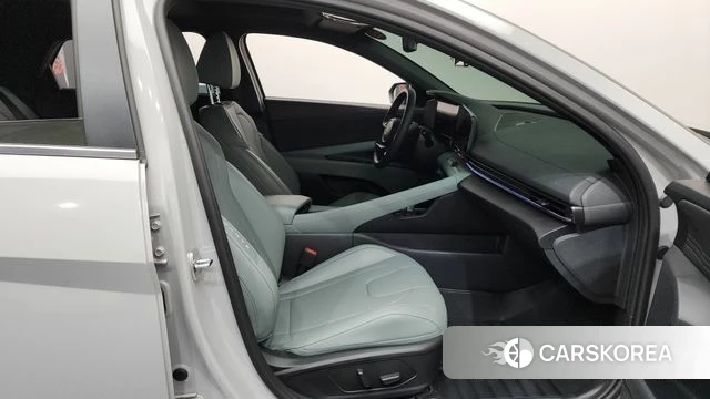 Hyundai The New Avante (CN7) 2025 Серебристо-серый из Кореи, фото 2