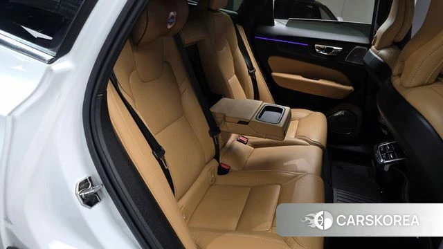 Volvo XC60 second Generation 2018 Белый из Кореи, фото 2
