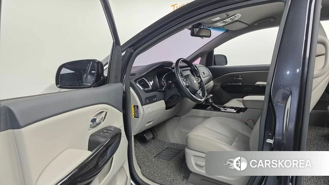 Kia The New Carnival 2019 Серый из Кореи, фото 2