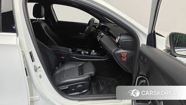 Mercedes-Benz A-Class W177 2020 Белый из Кореи, фото 2