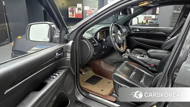 Jeep Grand Cherokee 2019 Черный из Кореи, фото 2
