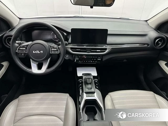 Kia K3 2023 Белый из Китая, фото 2