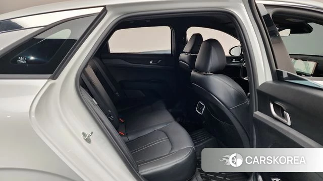 Kia The New K5 3rd generation 2025 Белый из Кореи, фото 2