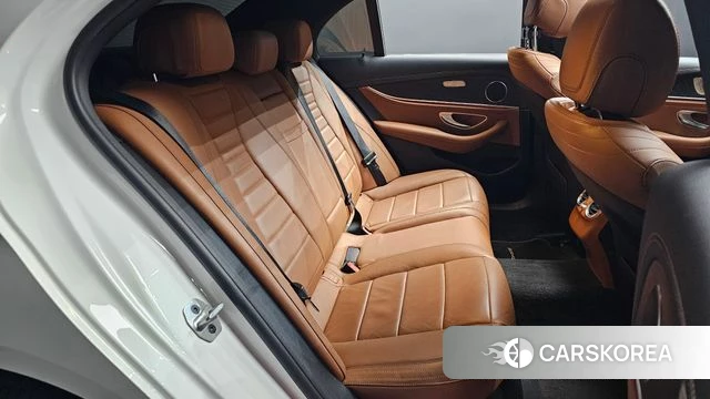 Mercedes-Benz E-Class W213 2020 Белый из Кореи, фото 2