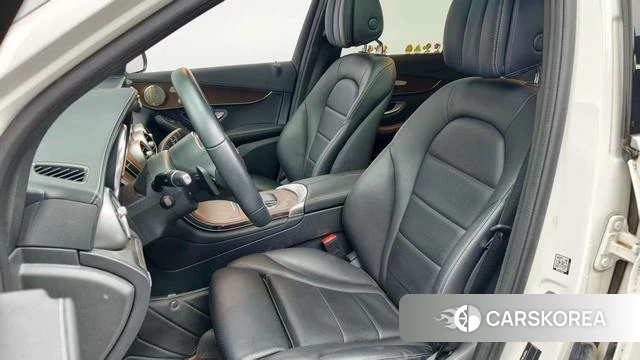 Mercedes-Benz GLC 2023 Белый из Китая, фото 2