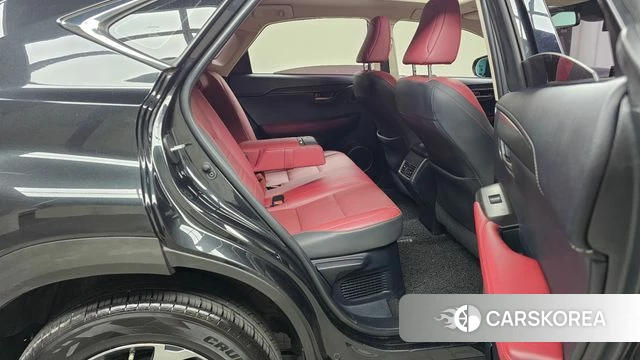 Lexus NX300h 2021 Черный из Кореи, фото 2