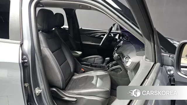 Chevrolet (GM Daewoo) Trailblazer 2020 Серебристо-серый из Кореи, фото 2