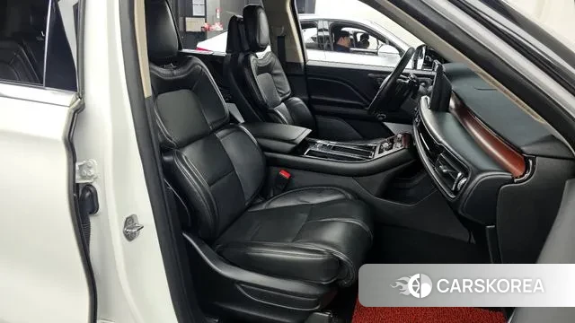 Lincoln Aviator 2nd generation 2021 Белый из Кореи, фото 2