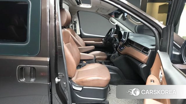 Hyundai The New Grand Starex 2018 Песочный из Кореи, фото 2