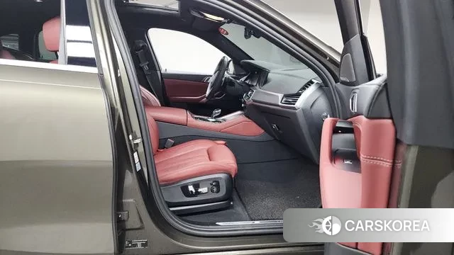 BMW X6 (G06) 2021 Песочный из Кореи, фото 2