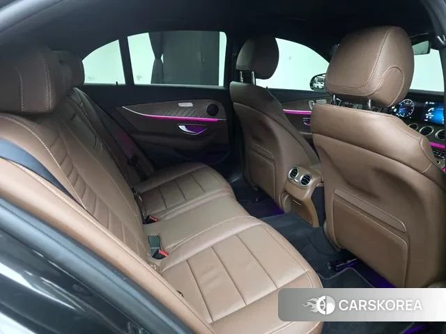 Mercedes-Benz E-Class W213 2021 Серый из Кореи, фото 2