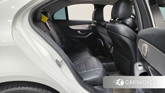 Mercedes-Benz C-Class W205 2018 Белый из Кореи, фото 2
