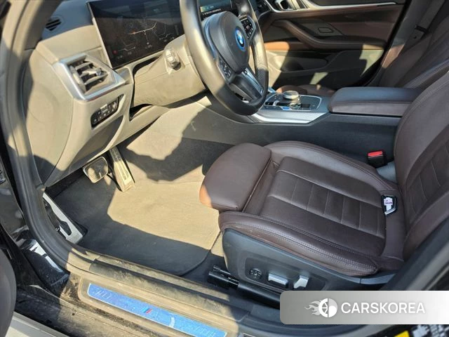 BMW i4 2023 Черный из Кореи, фото 2