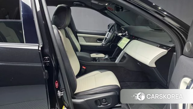Land Rover Discovery Sports 2nd Generation 2025 Черный из Кореи, фото 2