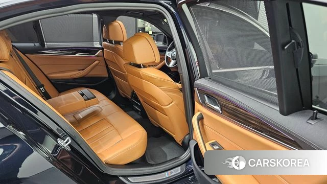 BMW 5 Series (G30) 2022 Черный из Кореи, фото 2