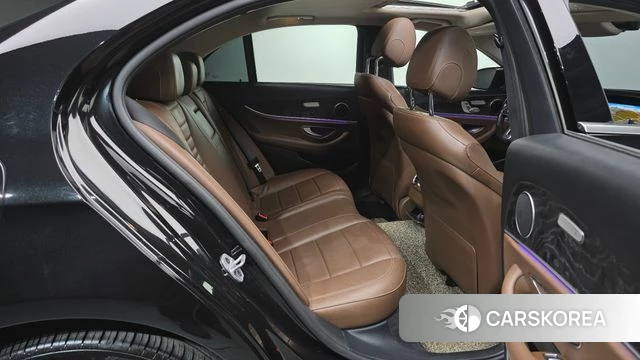 Mercedes-Benz E-Class W213 2019 Черный из Кореи, фото 2