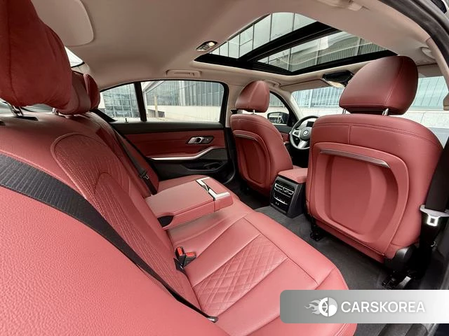 BMW 3 series 2024 Черный из Китая, фото 2
