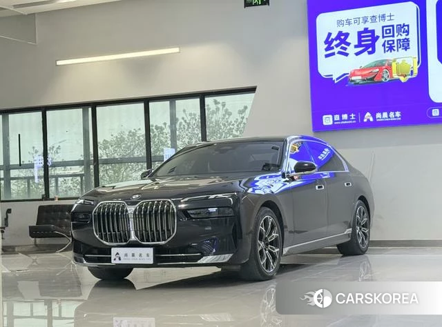 BMW 7 series 2024 Черный из Китая, фото 2