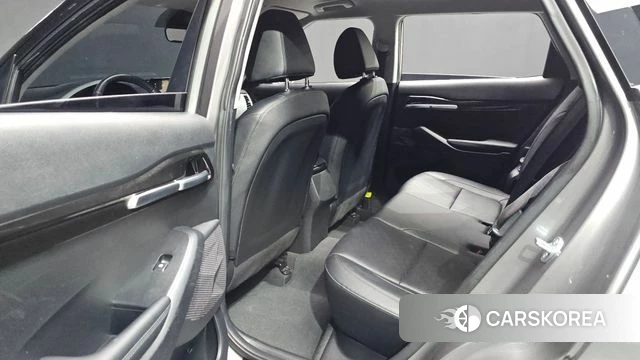 Kia Seltos 2022 Серебристо-серый из Кореи, фото 2