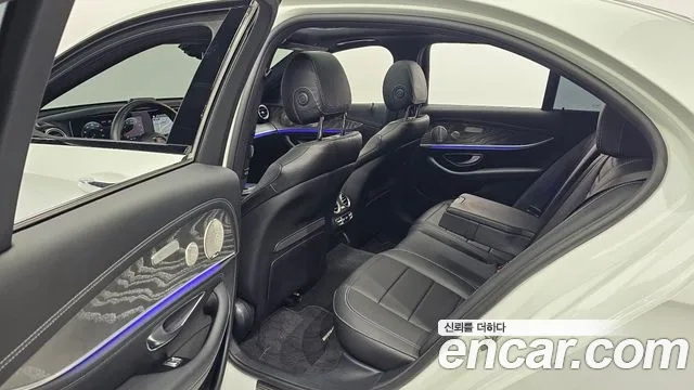 Mercedes-Benz E-Class W213 2022 Белый из Кореи, фото 2