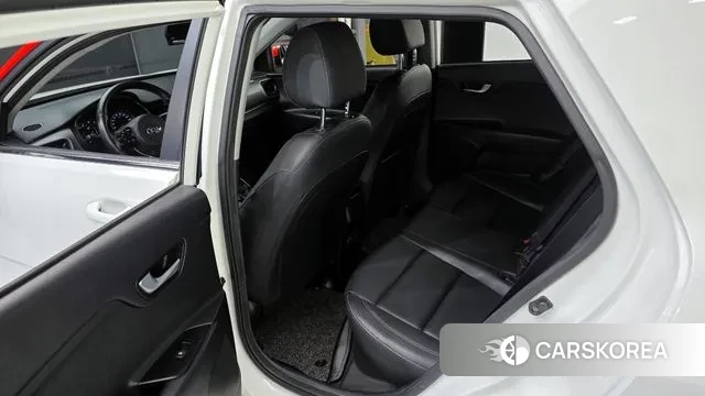 Kia Stonic 2018 Белый из Кореи, фото 2