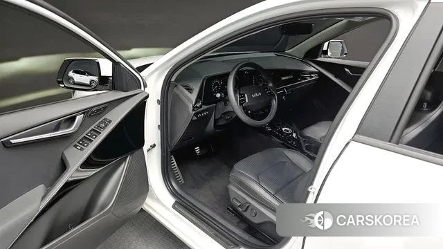 Kia Di Ol Nu Niro 2023 Белый из Кореи, фото 2