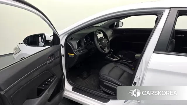 Hyundai Avante AD 2018 Белый из Кореи, фото 2