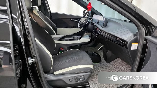 Kia EV6 2023 Черный из Кореи, фото 2