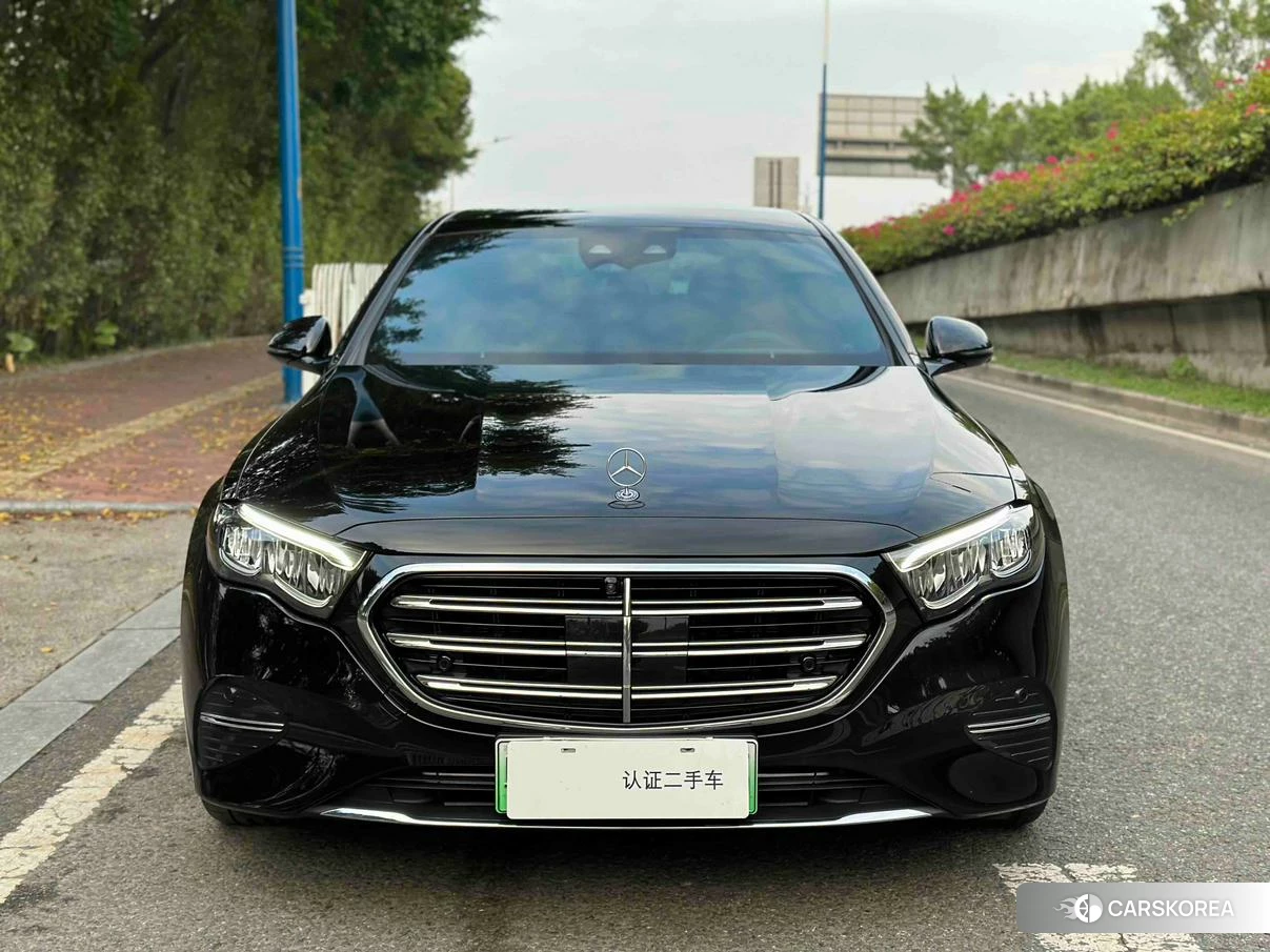 Mercedes-Benz E-class PHEV 2024 Черный из Китая, фото 2