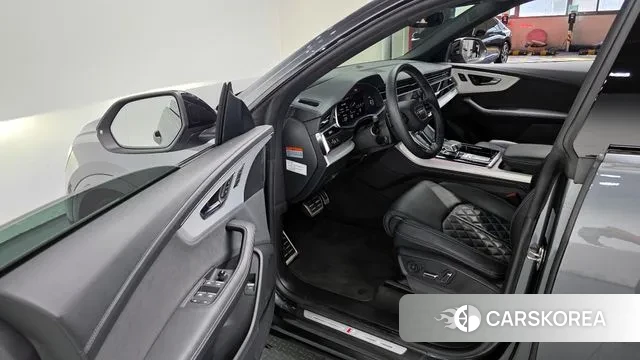 Audi Q8 (4M) 2023 Серый из Кореи, фото 2