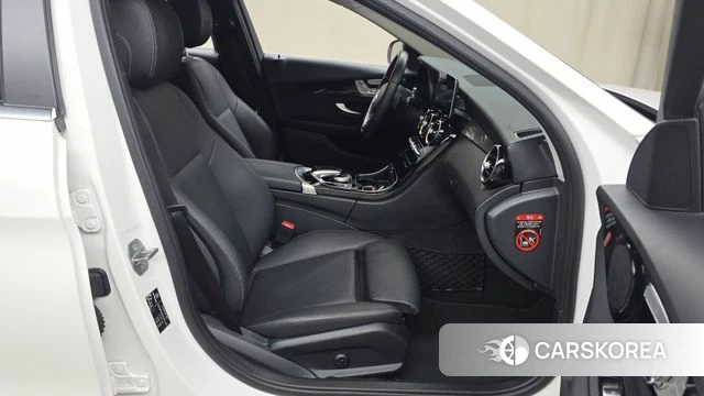 Mercedes-Benz C-Class W205 2019 Белый из Кореи, фото 2