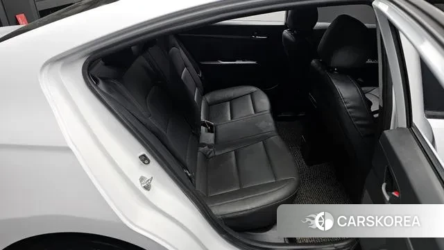 Hyundai Avante AD 2018 Белый из Кореи, фото 2